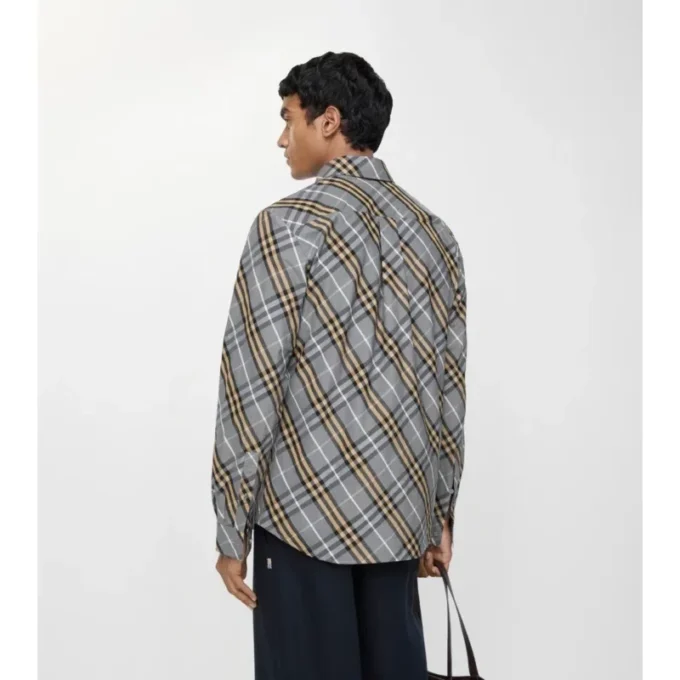 Camicia in cotone a quadri dalla vestibilità regolare