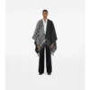 Cappa in jacquard di lana e cashmere a quadri a contrasto
