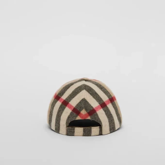 Cappellino da baseball in lana a quadri esagerati