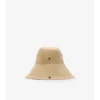 Cappello in gabardine con tesa a quadri