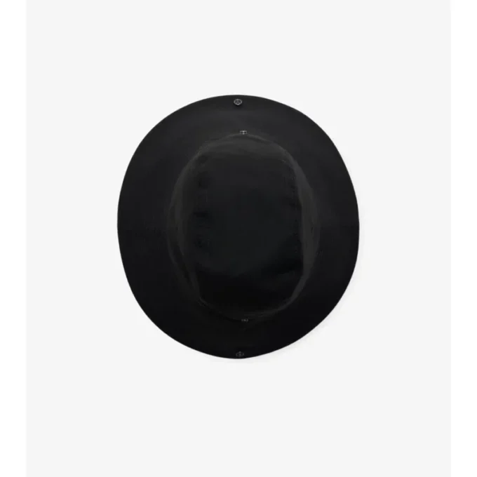 Cappello in gabardine con tesa a quadri