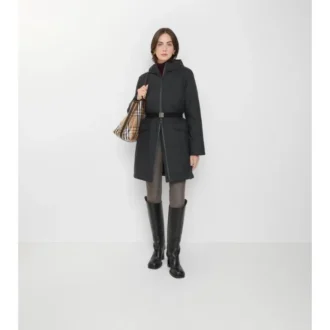 Cappotto in nylon con cappuccio di media lunghezza