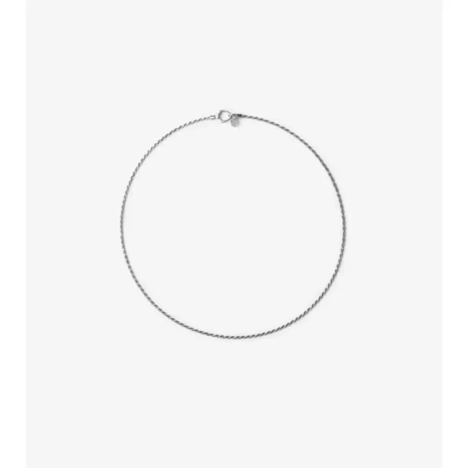 Collana con chiusura a scudo