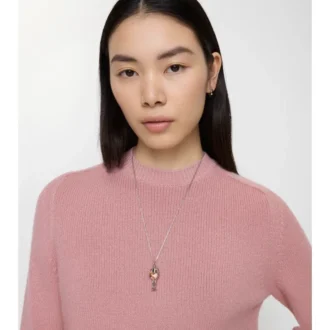 Collana con ciondolo a forma di cuore e cavaliere 