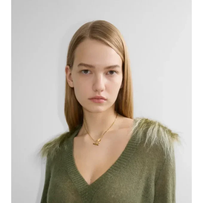 Collana con scudo