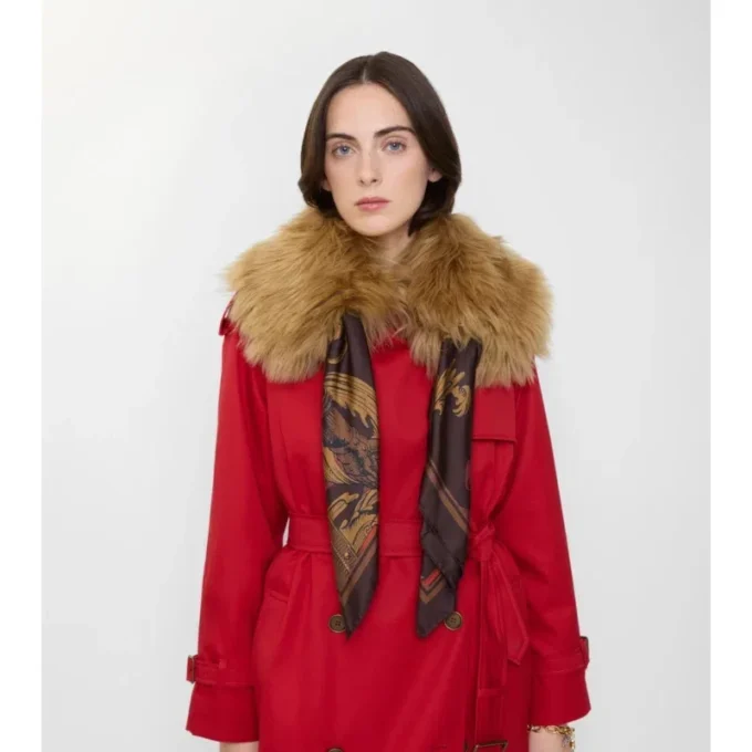 Colletto in shearling con bordi in foulard
