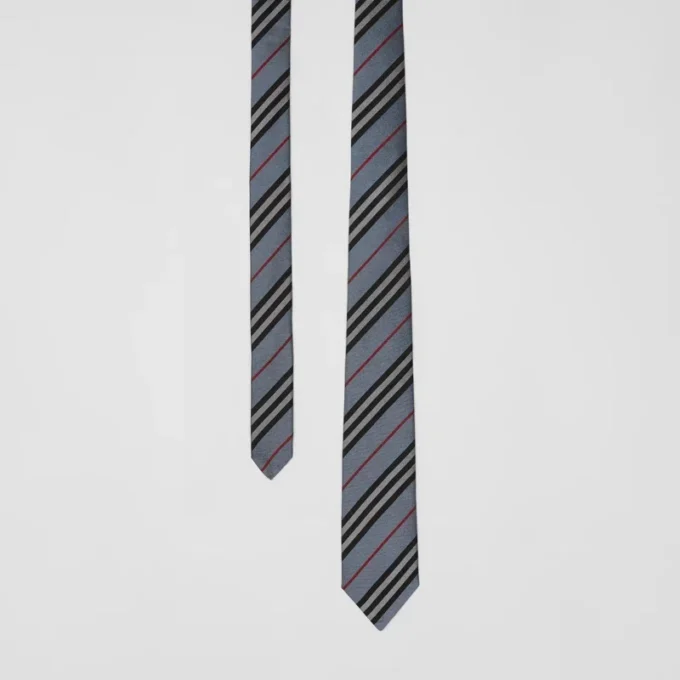 Cravatta in seta con motivo a righe Icon Stripe dal taglio classico