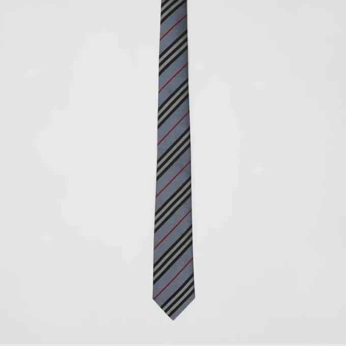 Cravatta in seta con motivo a righe Icon Stripe dal taglio classico