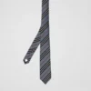 Cravatta in seta con motivo a righe Icon Stripe dal taglio classico