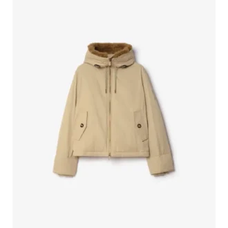 Giacca con cappuccio in gabardine con bordi in shearling