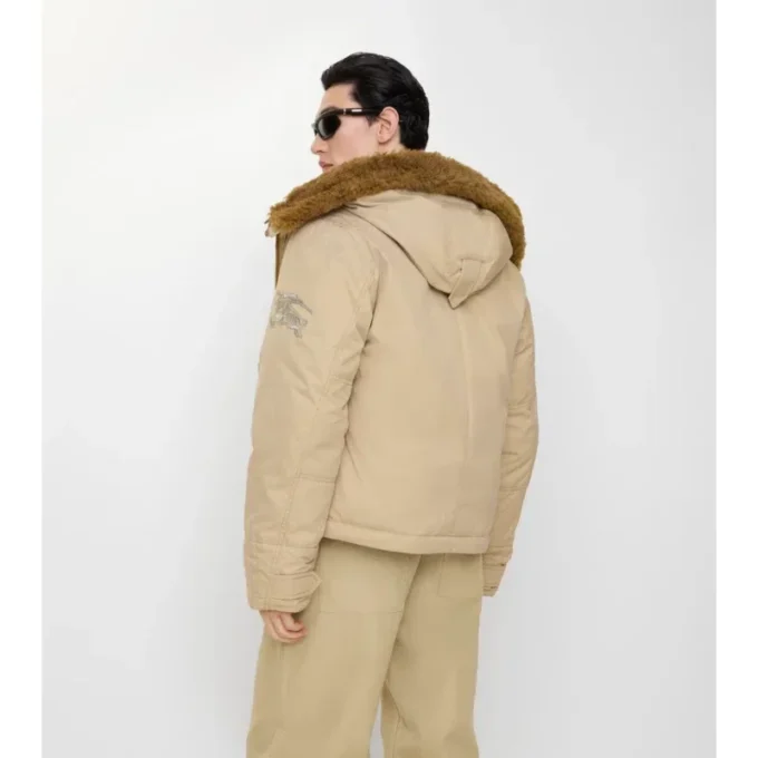 Giacca con cappuccio in gabardine con bordi in shearling