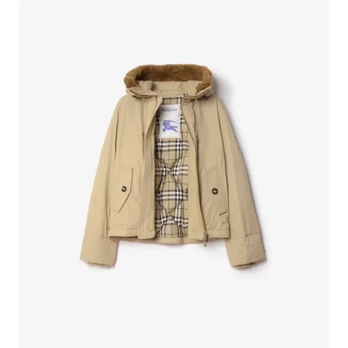 Giacca con cappuccio in gabardine con bordi in shearling