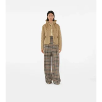 Giacca corta trapuntata in nylon con cappuccio