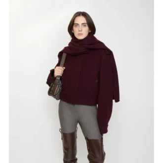 Giacca in lana con sciarpa staccabile