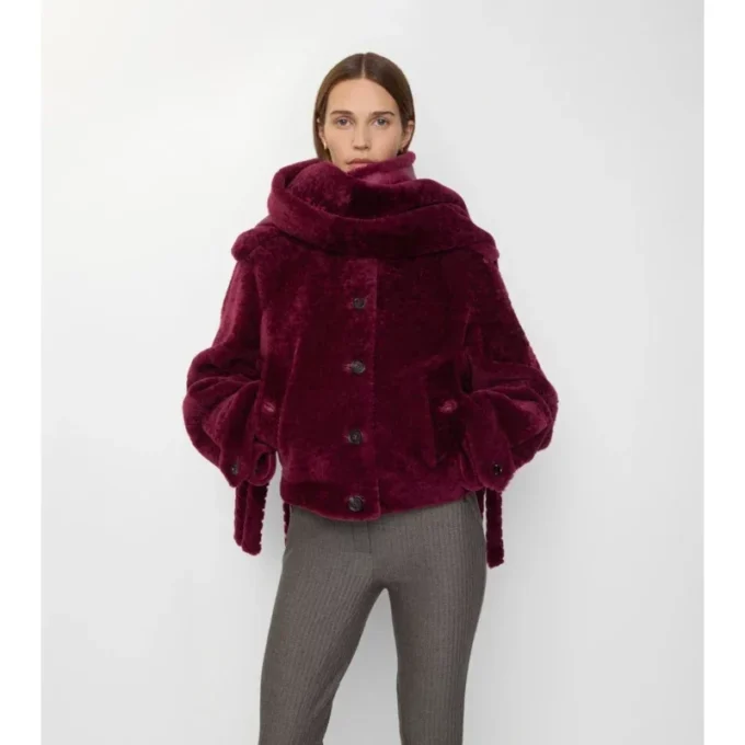 Giacca in shearling con sciarpa staccabile