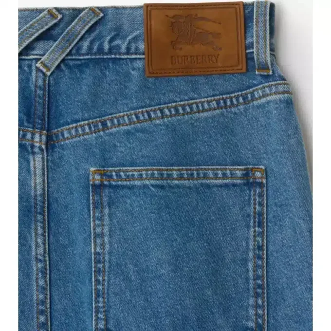 Jeans a vita alta con taglio bootcut