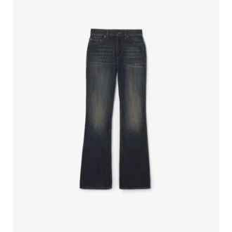 Jeans a vita alta e zampa d’elefante
