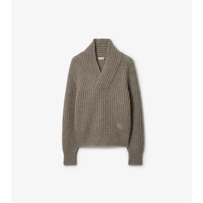 Maglione in lana con collo a scialle
