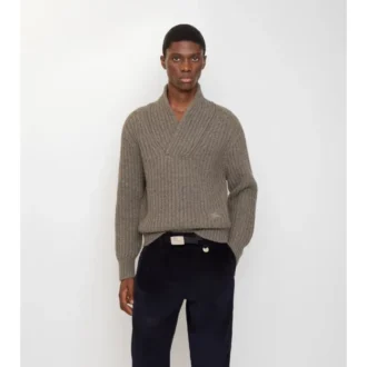 Maglione in lana con collo a scialle