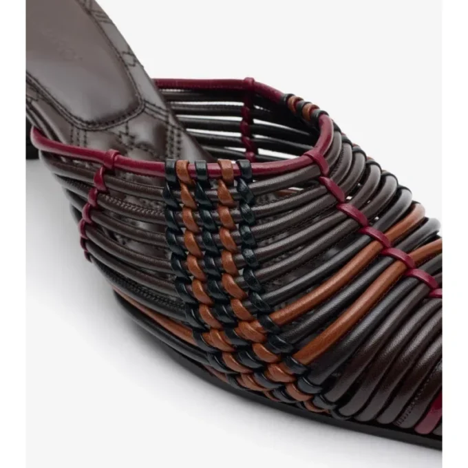 Mules in pelle intrecciata con motivo a quadri