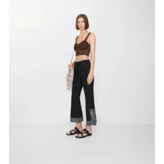 Pantaloni svasati corti in lana e seta ricamati