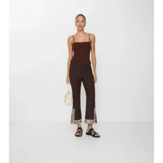 Pantaloni svasati corti in lana e seta ricamati