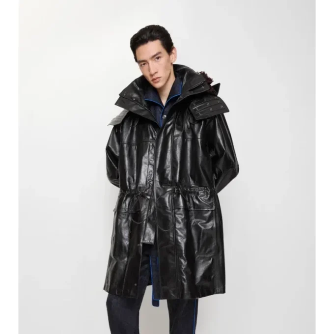 Parka in pelle con bordi sfrangiati staccabili
