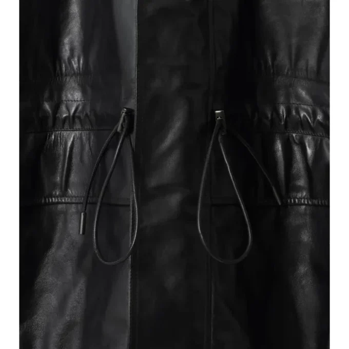 Parka in pelle con bordi sfrangiati staccabili