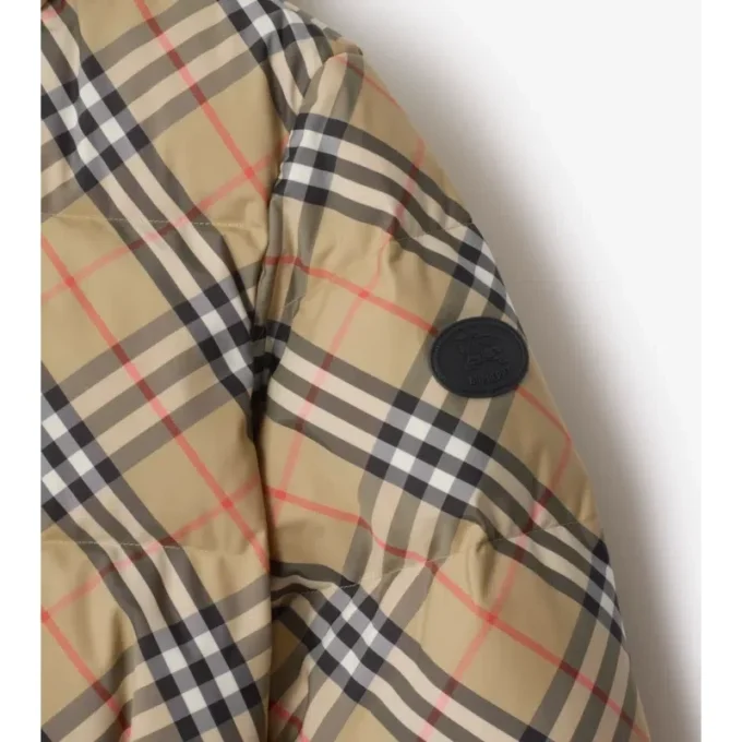Piumino con cappuccio in nylon con motivo a quadri