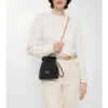 Pochette a forma di ferro di cavallo con catena