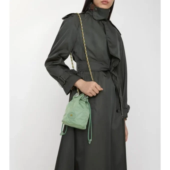 Pochette reversibile con catena a ferro di cavallo