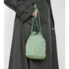 Pochette reversibile con catena a ferro di cavallo