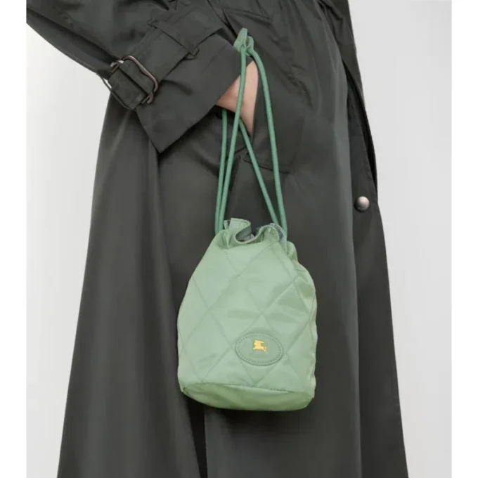 Pochette reversibile con catena a ferro di cavallo