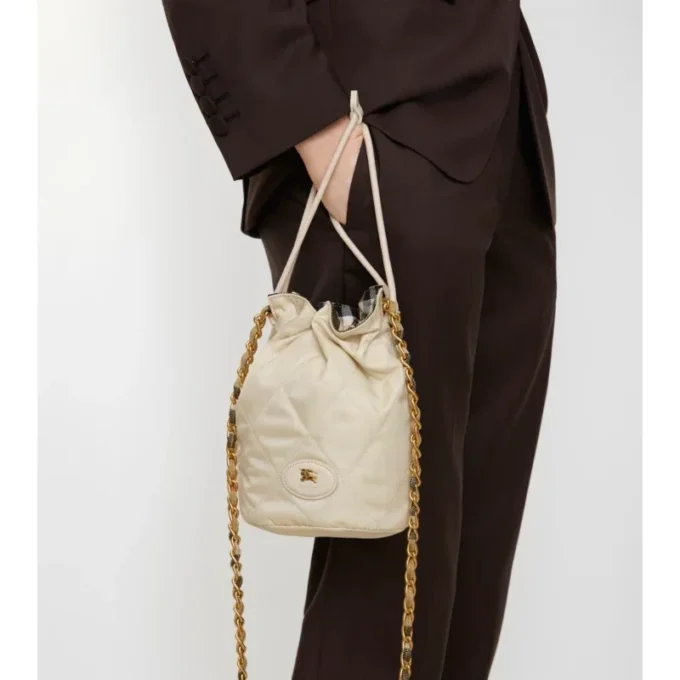 Pochette reversibile con catena a ferro di cavallo