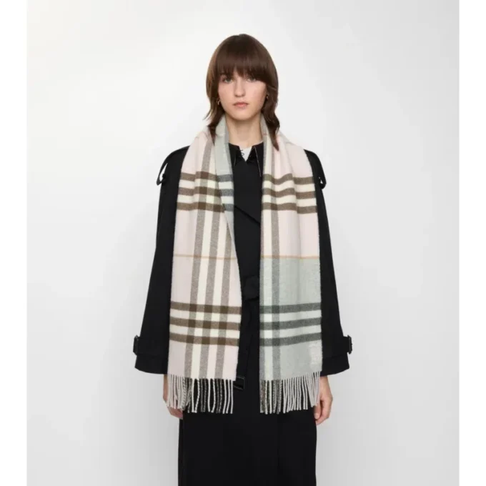 Sciarpa in cashmere a quadri a contrasto