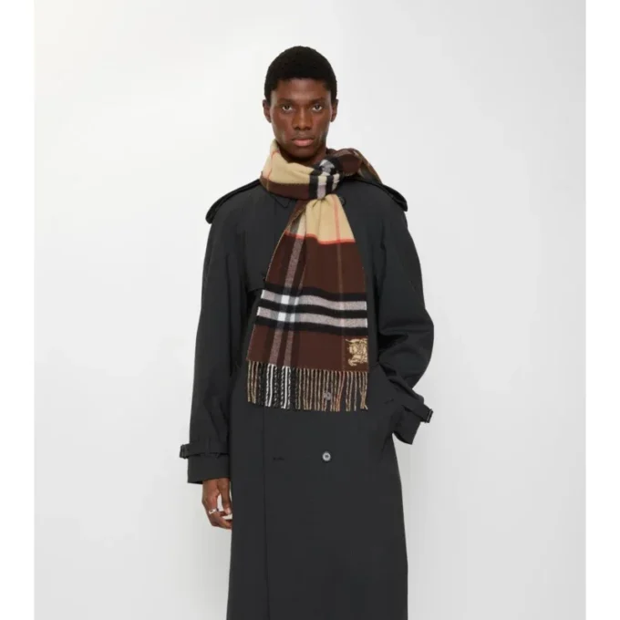 Sciarpa in cashmere a quadri a contrasto