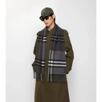 Sciarpa in cashmere a quadri a contrasto