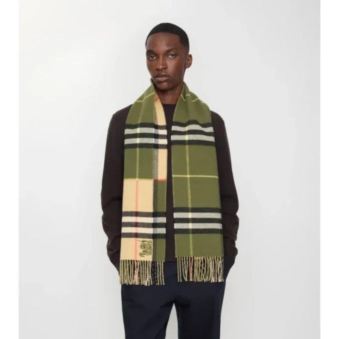 Sciarpa in cashmere a quadri a contrasto