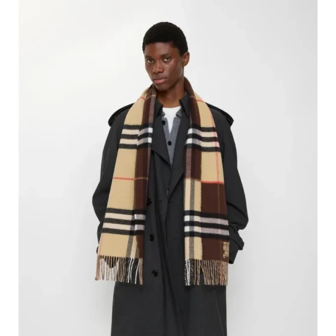 Sciarpa in cashmere a quadri a contrasto