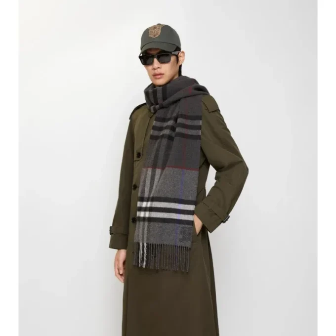 Sciarpa in cashmere a quadri a contrasto