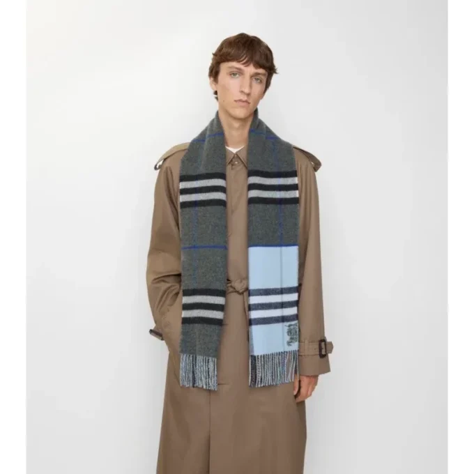 Sciarpa in cashmere a quadri a contrasto