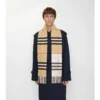 Sciarpa in cashmere a quadri a contrasto