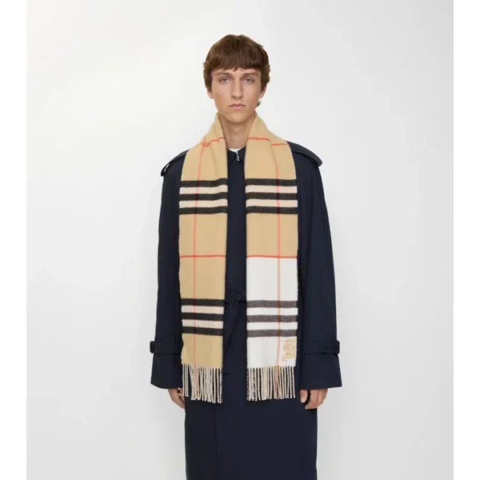 Sciarpa in cashmere a quadri a contrasto