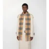 Sciarpa in cashmere a quadri stretti