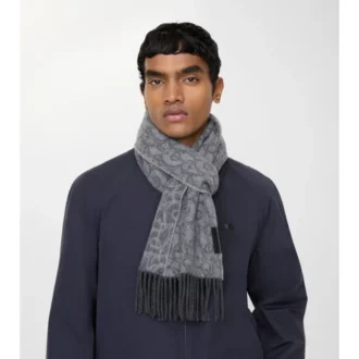 Sciarpa in cashmere con ciondolo a B
