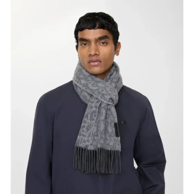 Sciarpa in cashmere con ciondolo a B