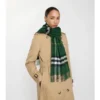 Sciarpa in cashmere con motivo a quadri