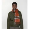 Sciarpa in cashmere con motivo a quadri