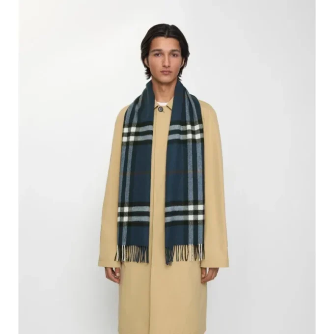 Sciarpa in cashmere con motivo a quadri