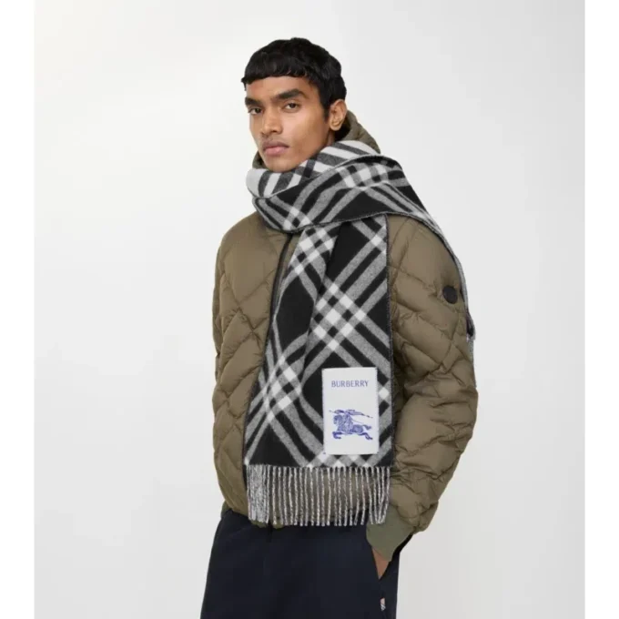 Sciarpa in cashmere con motivo a quadri